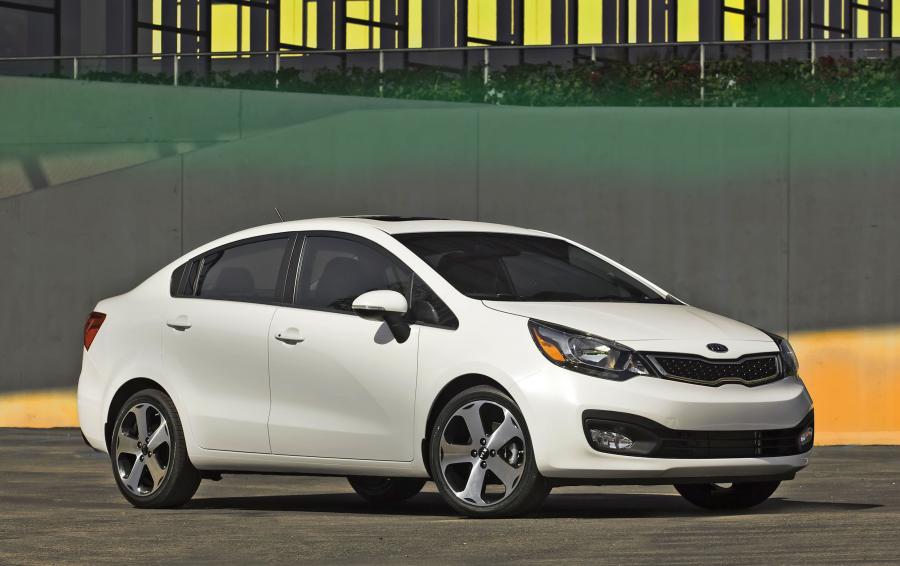  Kia Rio Sedan 2011 года  (US) (фото 18 из 22)